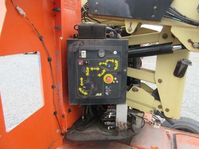 2015 JLG E300AJP-16