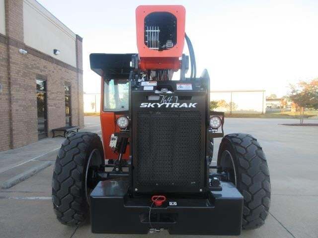 2025 SkyTrak 8042-7