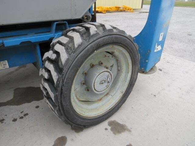 2013 Genie GS-4390 RT-12