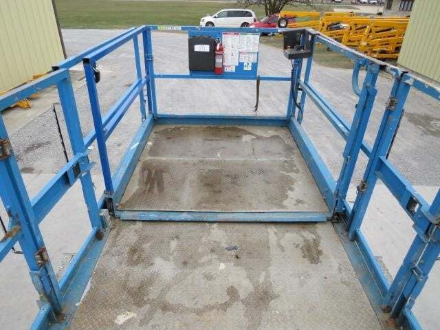 2013 Genie GS-4390 RT-14