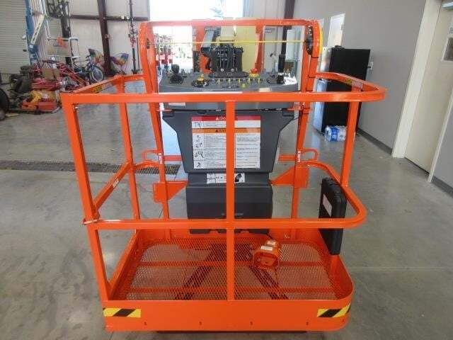 2025 JLG E300AJP-7