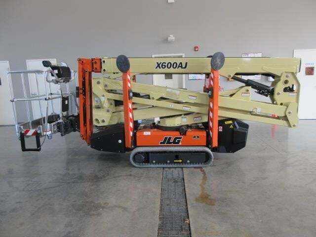 2025 JLG X600AJ