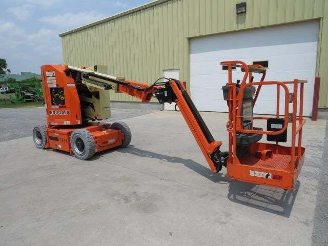 2018 JLG E300AJP-4