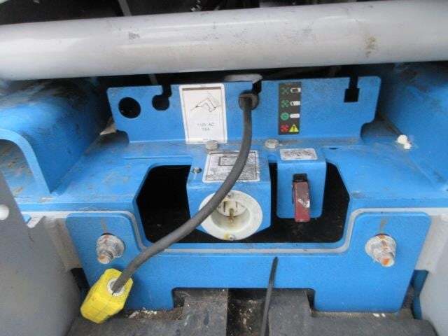 2023 Genie GS-3232-17