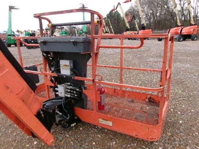 2017 JLG 660SJ-20