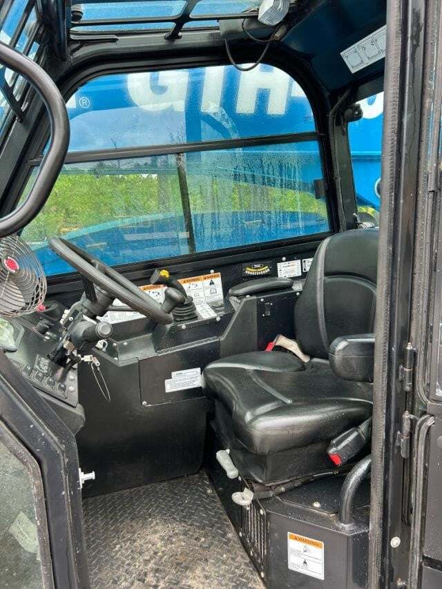 2023 Genie GTH-1056-5