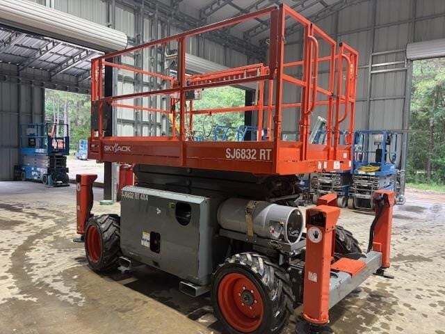 2018 Skyjack SJ-6832RT-4
