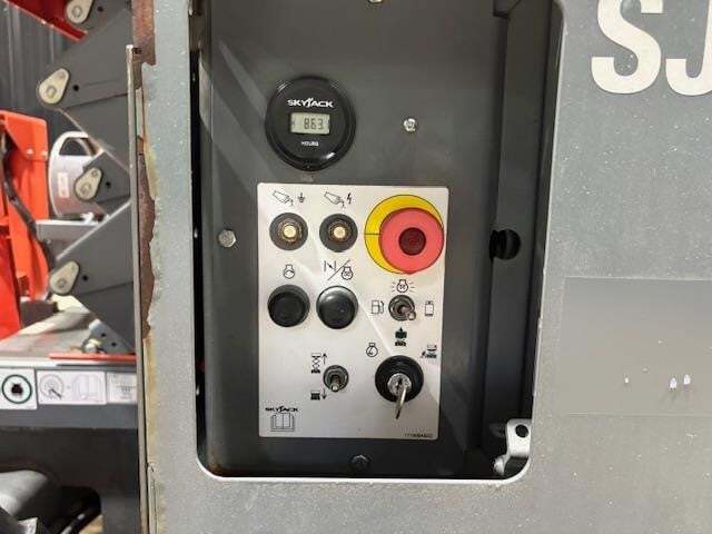 2018 Skyjack SJ-6832RT-11