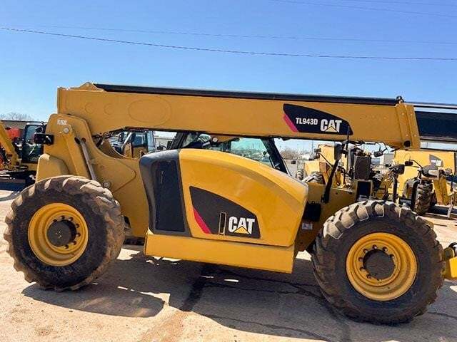 2019 CAT TL943D-5