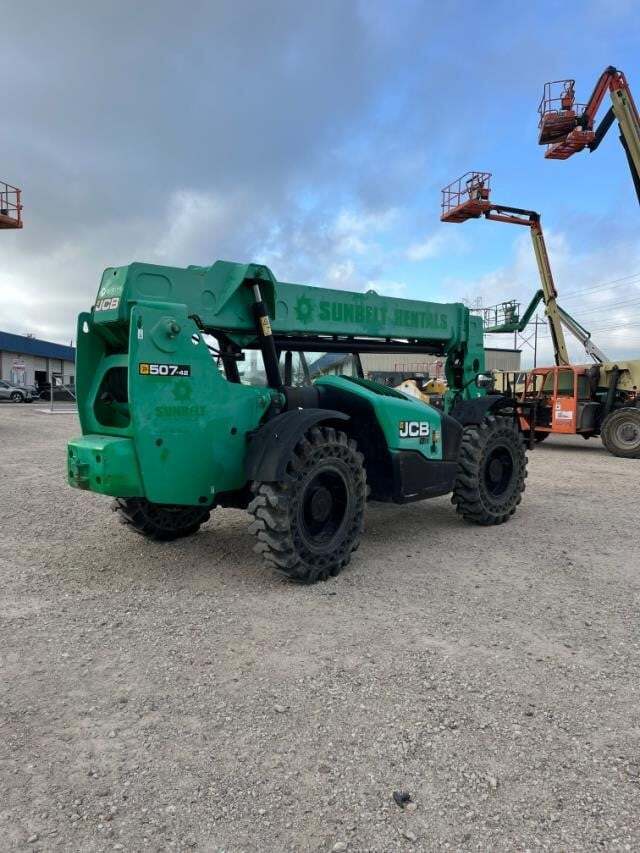 2017 JCB 507-42-6