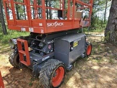 2017 Skyjack SJ-6832RT