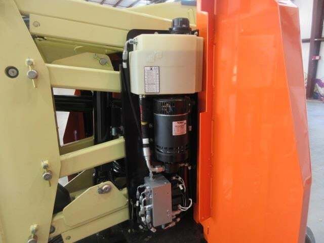 2025 JLG E300AJP-16