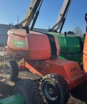 2017 JLG 400S-2