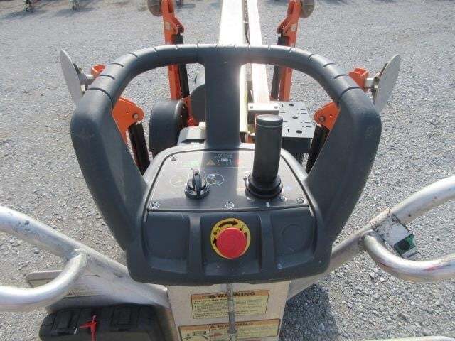 2018 JLG T350-7