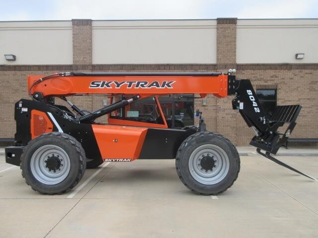 2025 SkyTrak 8042-5