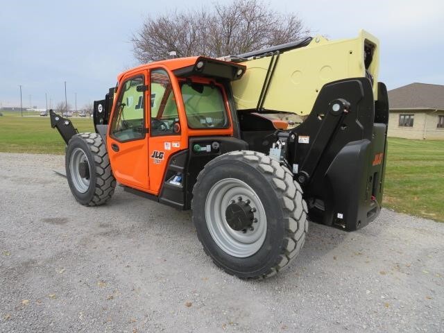 2025 JLG 1055-2