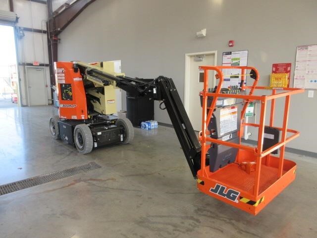 2025 JLG E300AJP-4