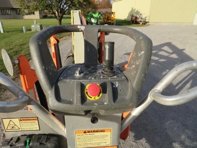 2018 JLG T350-10