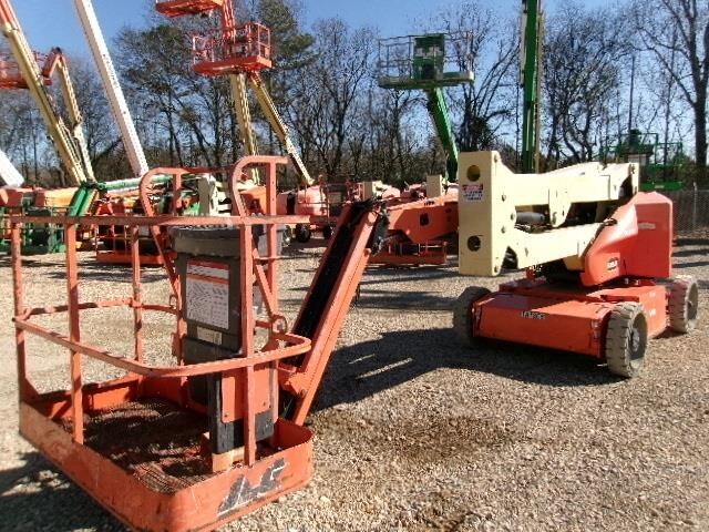 2015 JLG E450AJ