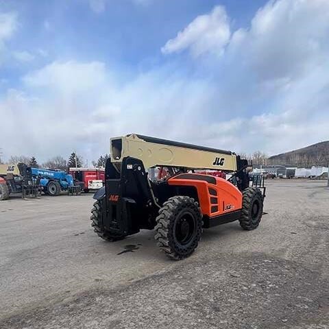2018 JLG 943-6
