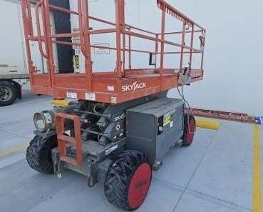 2017 Skyjack SJ-6832RT-6