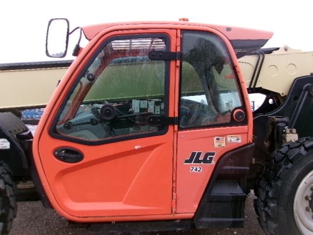 2018 JLG 742-13