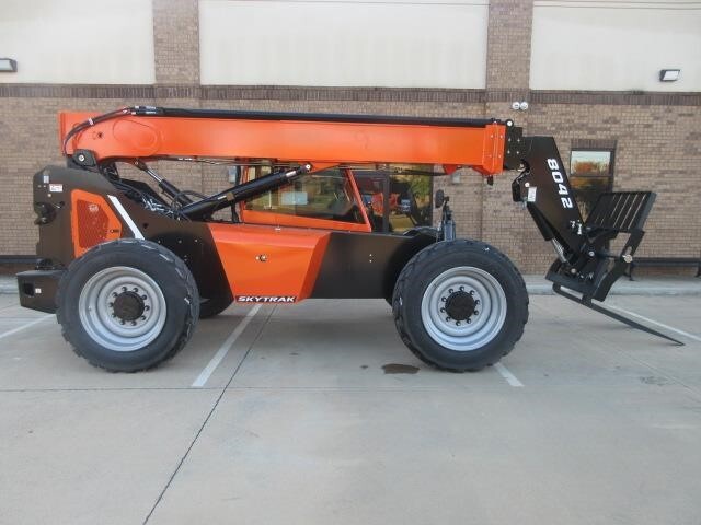 2025 SkyTrak 8042-5
