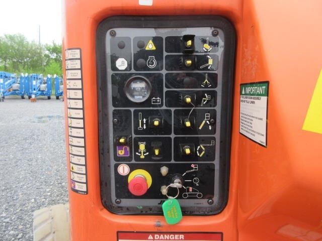 2013 JLG E450AJ-19