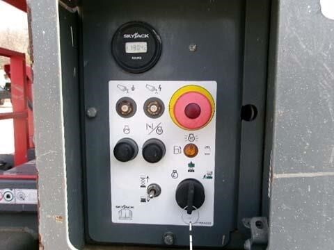 2019 Skyjack SJ-6832RT-18