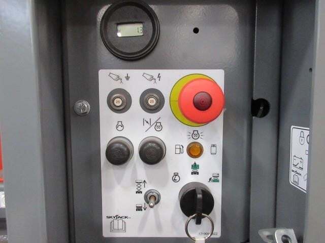 2026 Skyjack SJ-6832RT-25