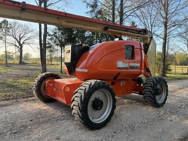 2016 JLG 600AJ-9