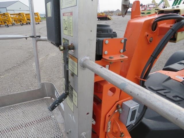 2019 JLG T350-17