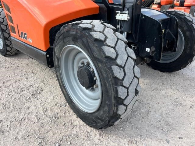 2024 JLG 742-12