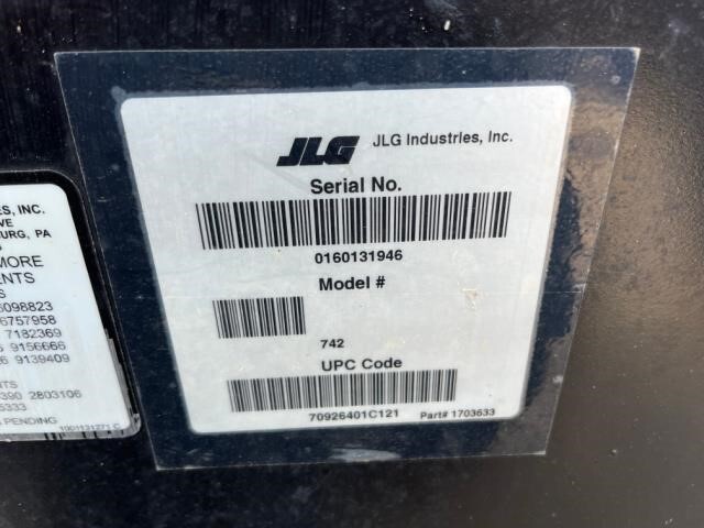 2024 JLG 742-18