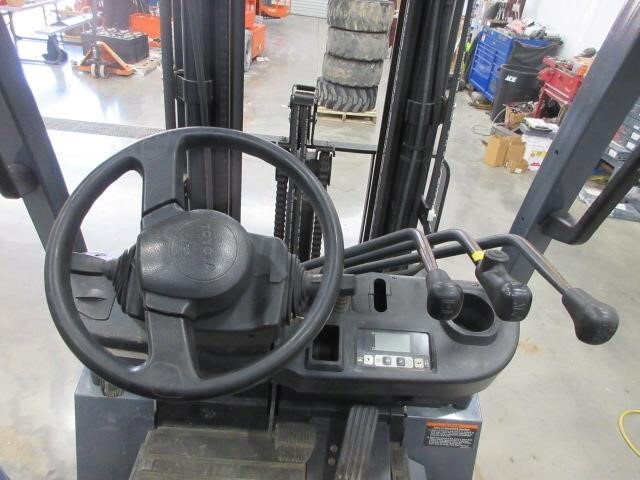 2017 Toyota 8FBCU25-11