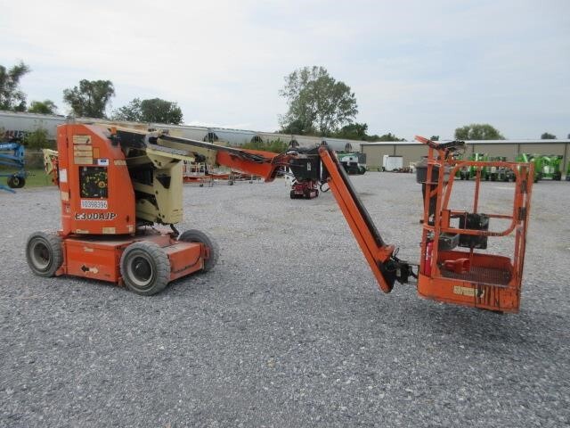 2015 JLG E300AJP-2