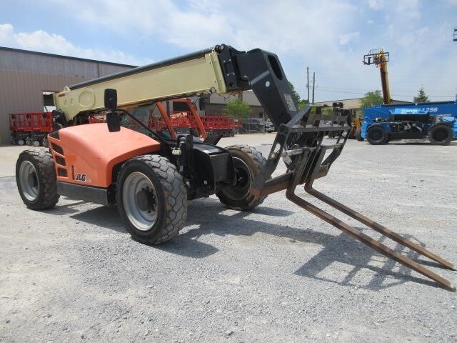 2018 JLG 943-2