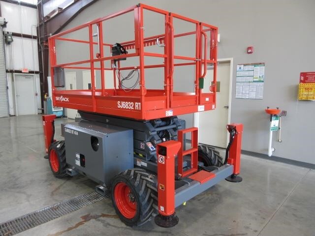 2026 Skyjack SJ-6832RT-3