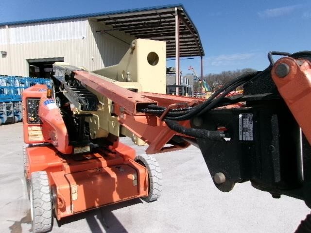 2012 JLG E400AJPN-9