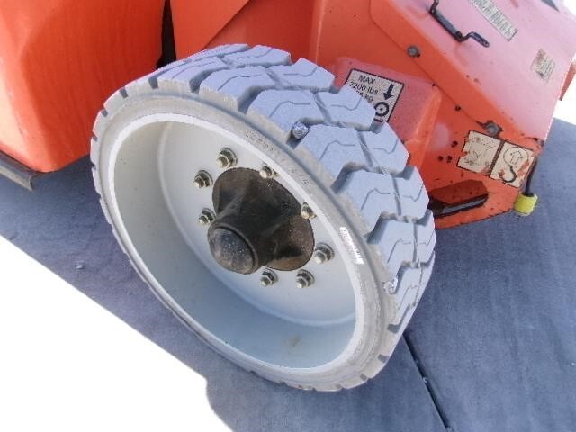 2012 JLG E400AJPN-12