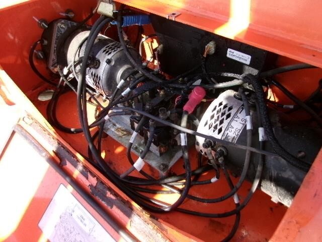 2012 JLG E400AJPN-18