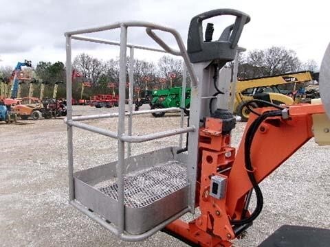 2019 JLG T350-8
