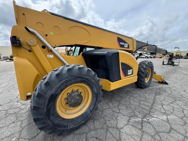 2019 CAT TL1055D-10