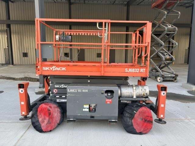 2018 Skyjack SJ-6832RT-3