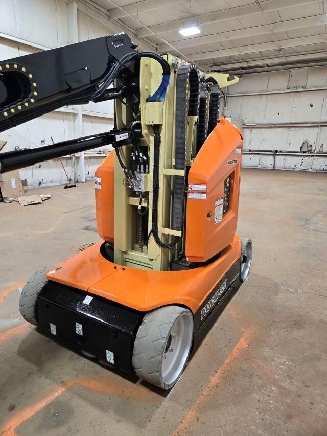 2016 JLG Toucan 32E
