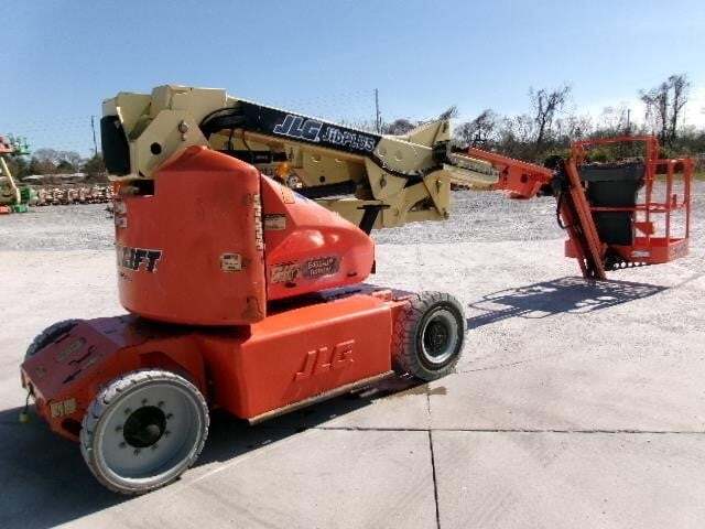 2012 JLG E400AJPN-3