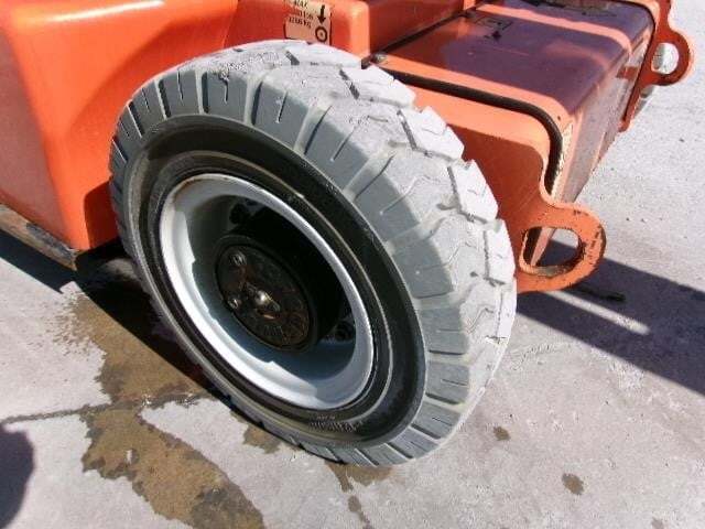 2012 JLG E400AJPN-10