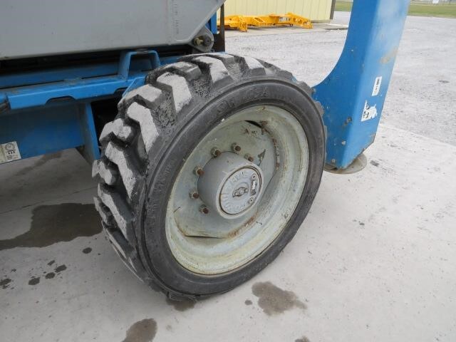 2013 Genie GS-4390 RT-12