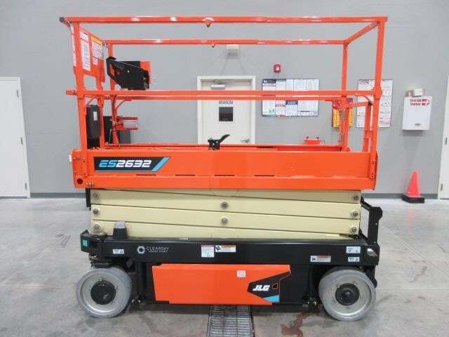2026 JLG ES2632