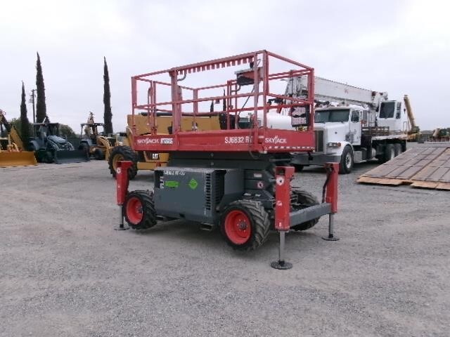 2018 Skyjack SJ-6832RT-4